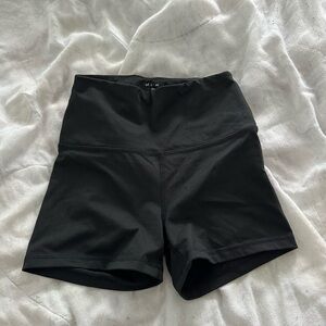 REFORMATION ECOSTRETCH 3’ in bike shorts